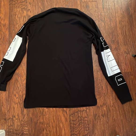 PINK Victoria’s Secret long sleeve tee - Picture 6 of 7